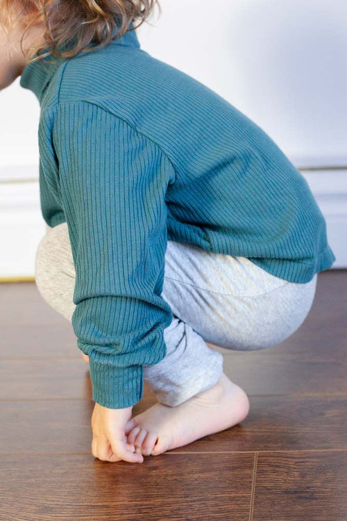 Chandail col roulé crop en bambou